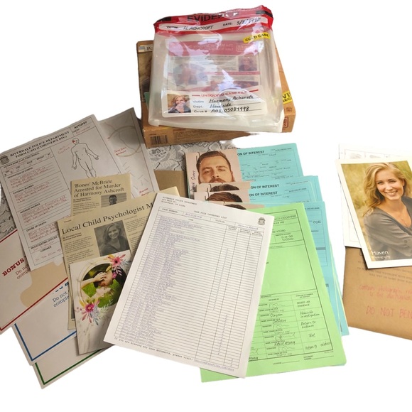 BOARD GAME - Pressman Harmony Ashcroft Unsolved Care Files Board Game. - Picture 6 of 6